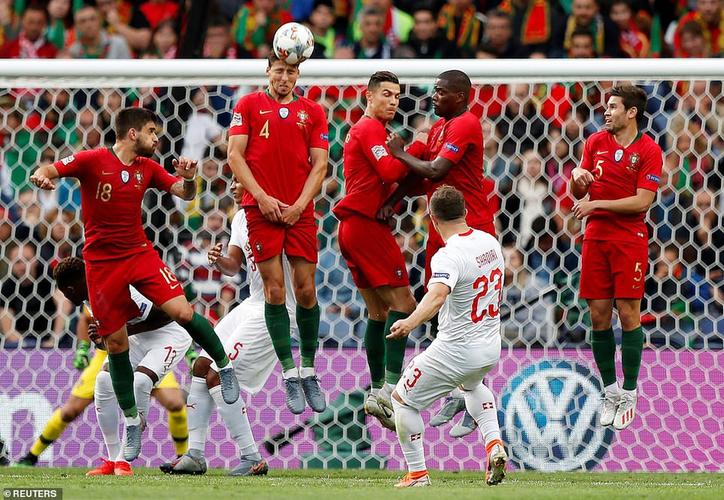 葡萄牙3-1瑞士的相关图片